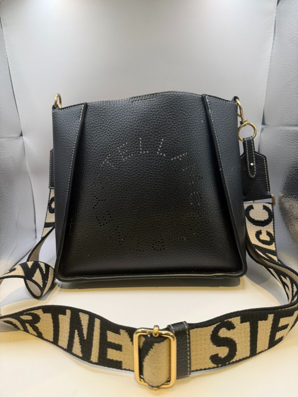 Gorgeous Stella McCartney Logo Cross Shoulder Bag - Current Retail $995 - Picture 2 of 11